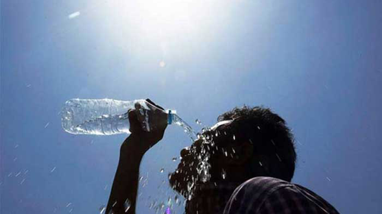 তীব্র গরমে নিজেকে সুস্থ রাখবেন যেভাবে